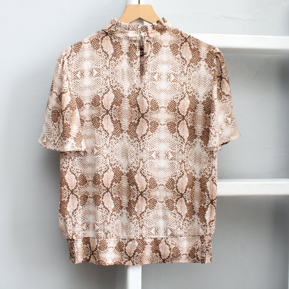 New York & Company Brown White Snake Skin Mock Neck Short Sleeve Top Medium NWT - Picture 2 of 6